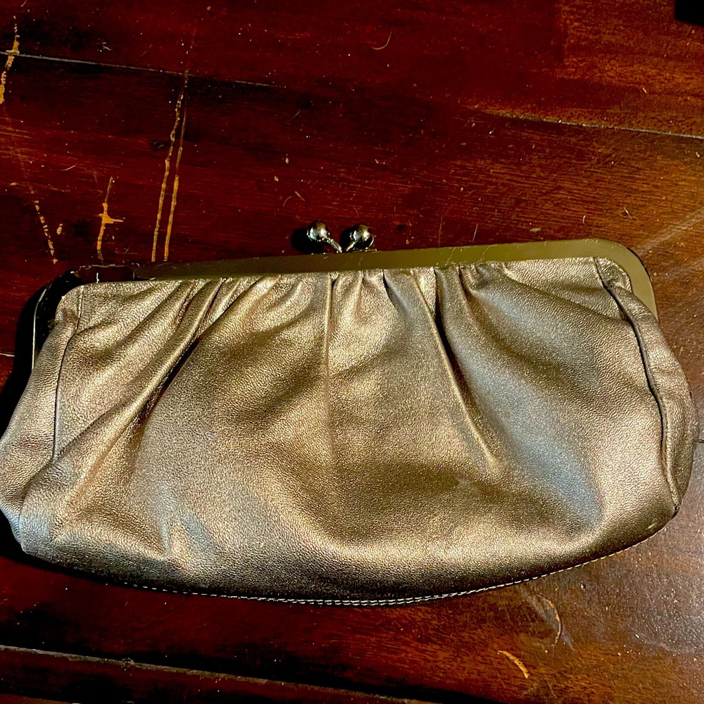 Metallic clutch
